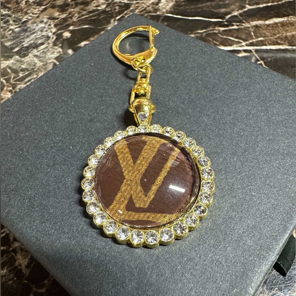 Louis Vuitton Brown and Gold Crystal-Trim Round Key Holder